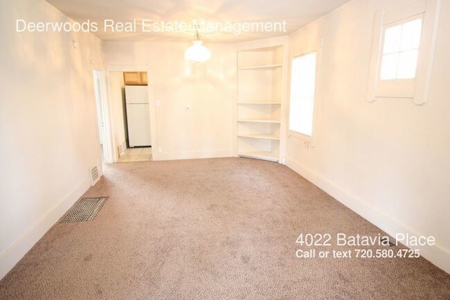 Building Photo - 4022 Batavia Pl