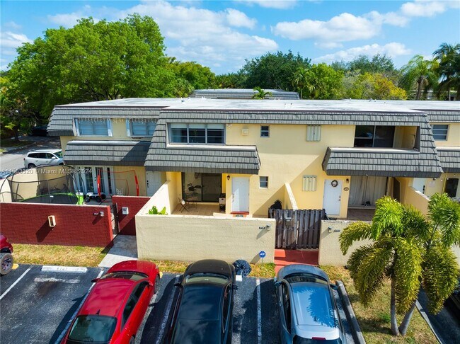 Building Photo - 8745 SW 137th Ave