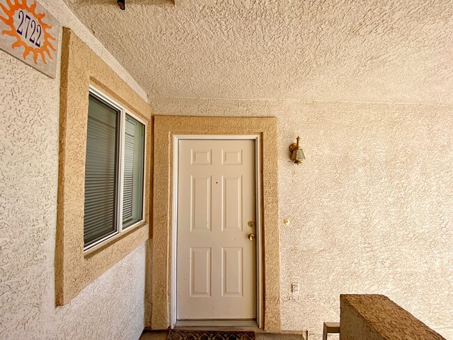 Building Photo - 1 BEDROOM CONDO IN HENDERSON GATED COMMUNITY