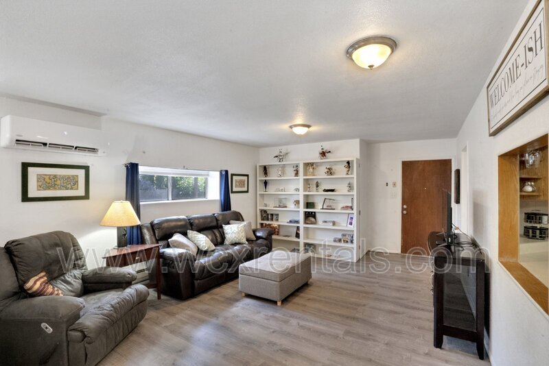 Foto principal - 909 N Butler Ave