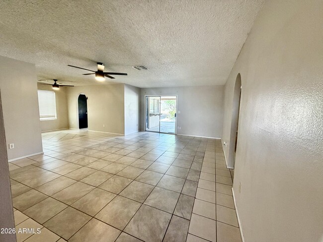 Building Photo - 4044 W Cholla St