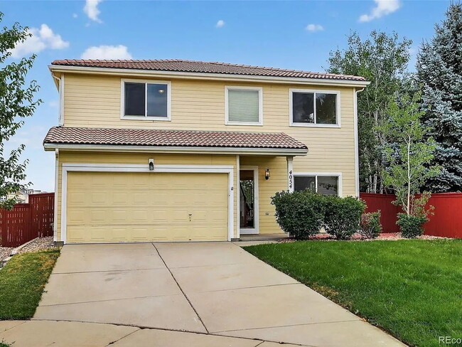 Beautiful Home with Open Floor Plan, Spacious Loft & Private Fenced Yard!! - Beautiful Home with Open Floor Plan, Spacious Loft & Private Fenced Yard!!