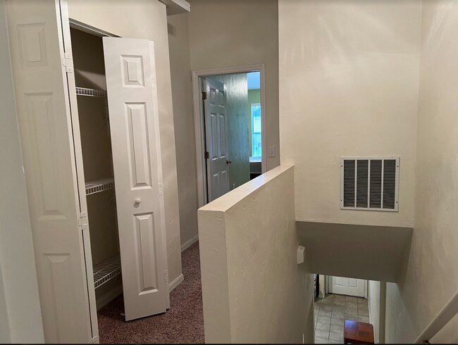 Building Photo - Brighton Park 405-4415 SW 34th Street