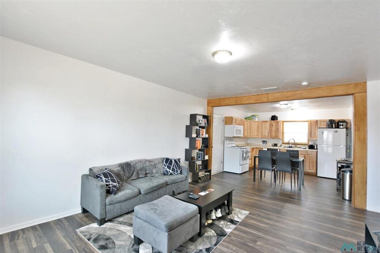 Building Photo - 4 br, 1 bath House - 1711 S. Main St.