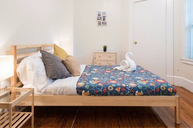 Building Photo - 123 Brook St