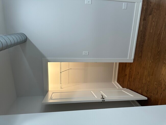 Foto del edificio - 1444 W Erie St