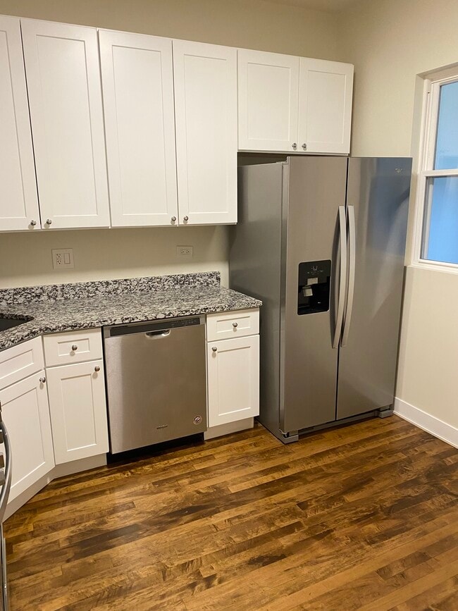 Foto del edificio - 5117 W Cullom Ave