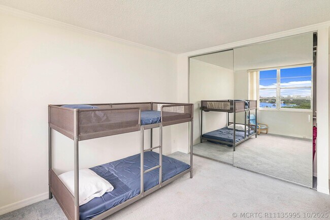 Foto del edificio - 2121 N Ocean Blvd