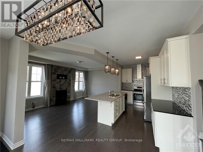 Building Photo - 651 Broad Cove Cres