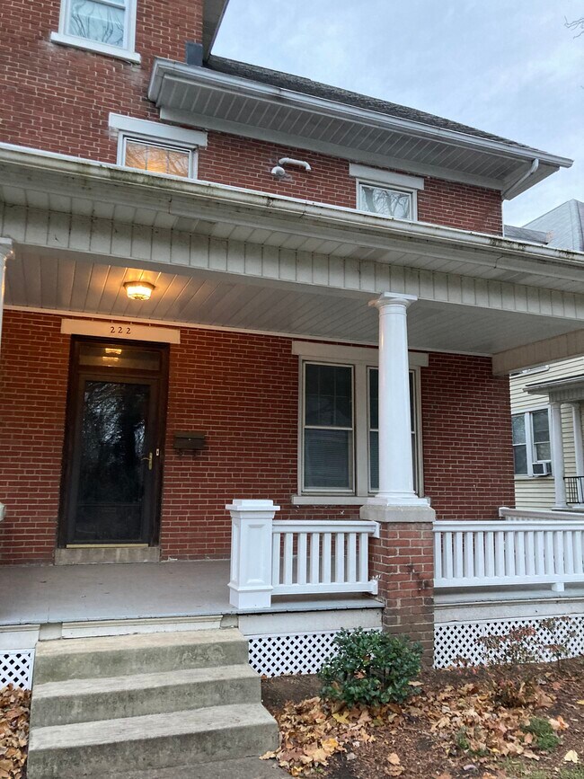 Front entrance - 222 Cocoa Ave