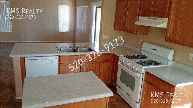 Foto del edificio - 3 bedroom 2.5 baths House - Cardinal Avenu...