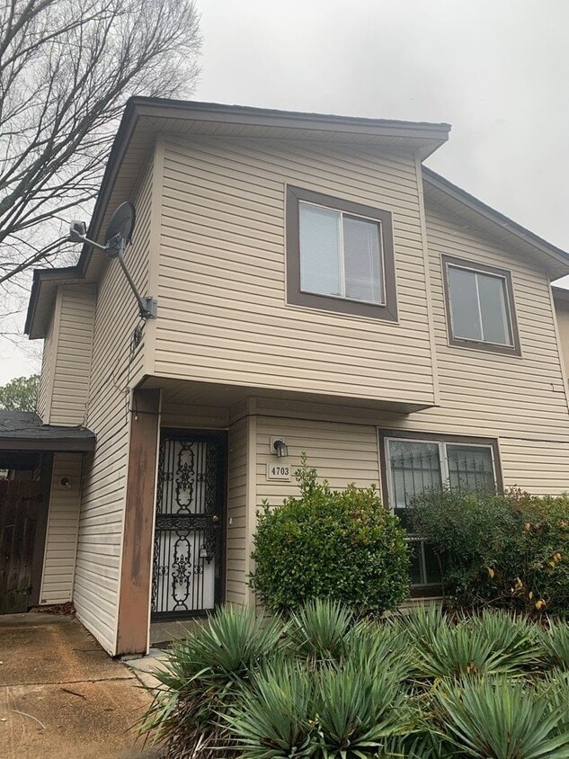 Photo - Large 2 Bed / 1.5 Bath Townhouse Coming Soon @ 4703 Wild Plum Court