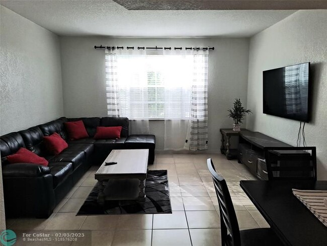 Foto del edificio - 705 SW 148th Ave