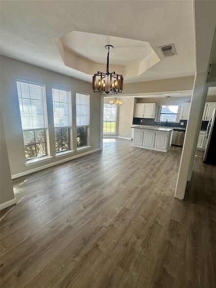 Building Photo - 127 Lori Dr