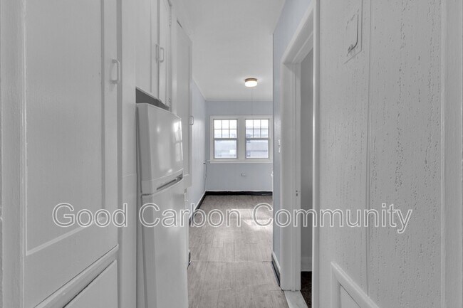 Building Photo - 2720 Main St