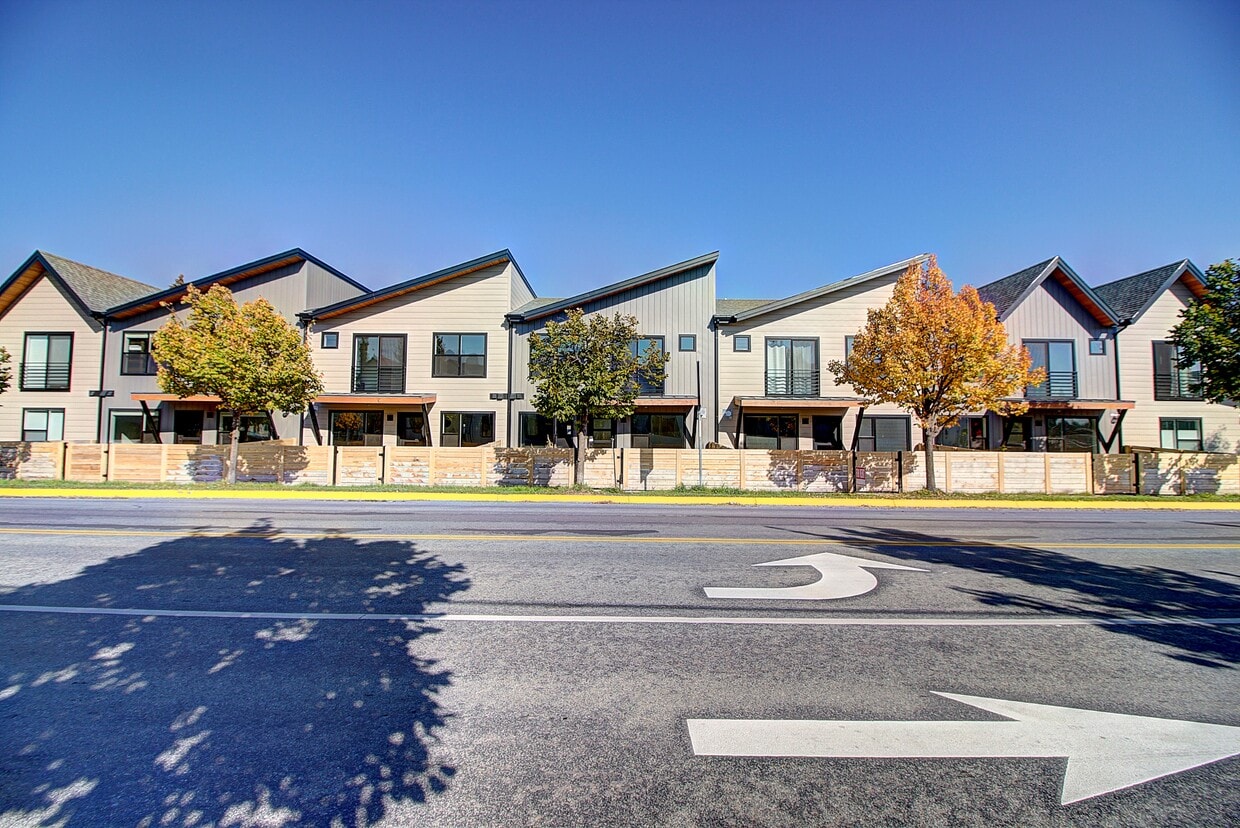 1010 7th St E, Whitefish, MT 59937 Townhome Rentals in Whitefish MT