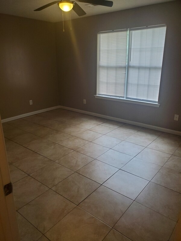 Foto del edificio - 6227 Dorsett Shoals Rd