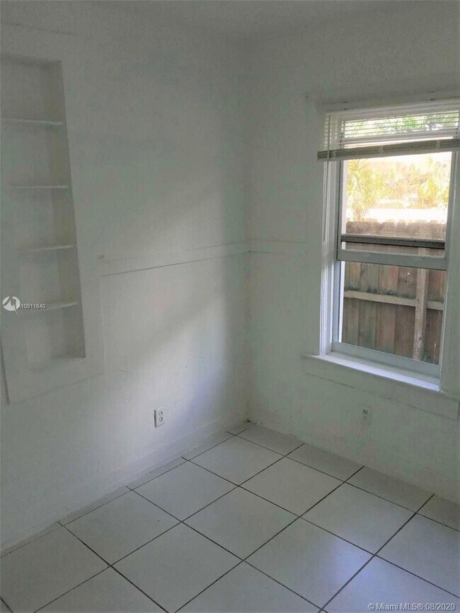 Foto del edificio - 2267 SW 16th St
