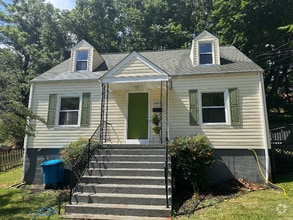 2643 Lansing Dr SW