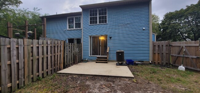 Foto del edificio - 4818 Kingfisher Ct