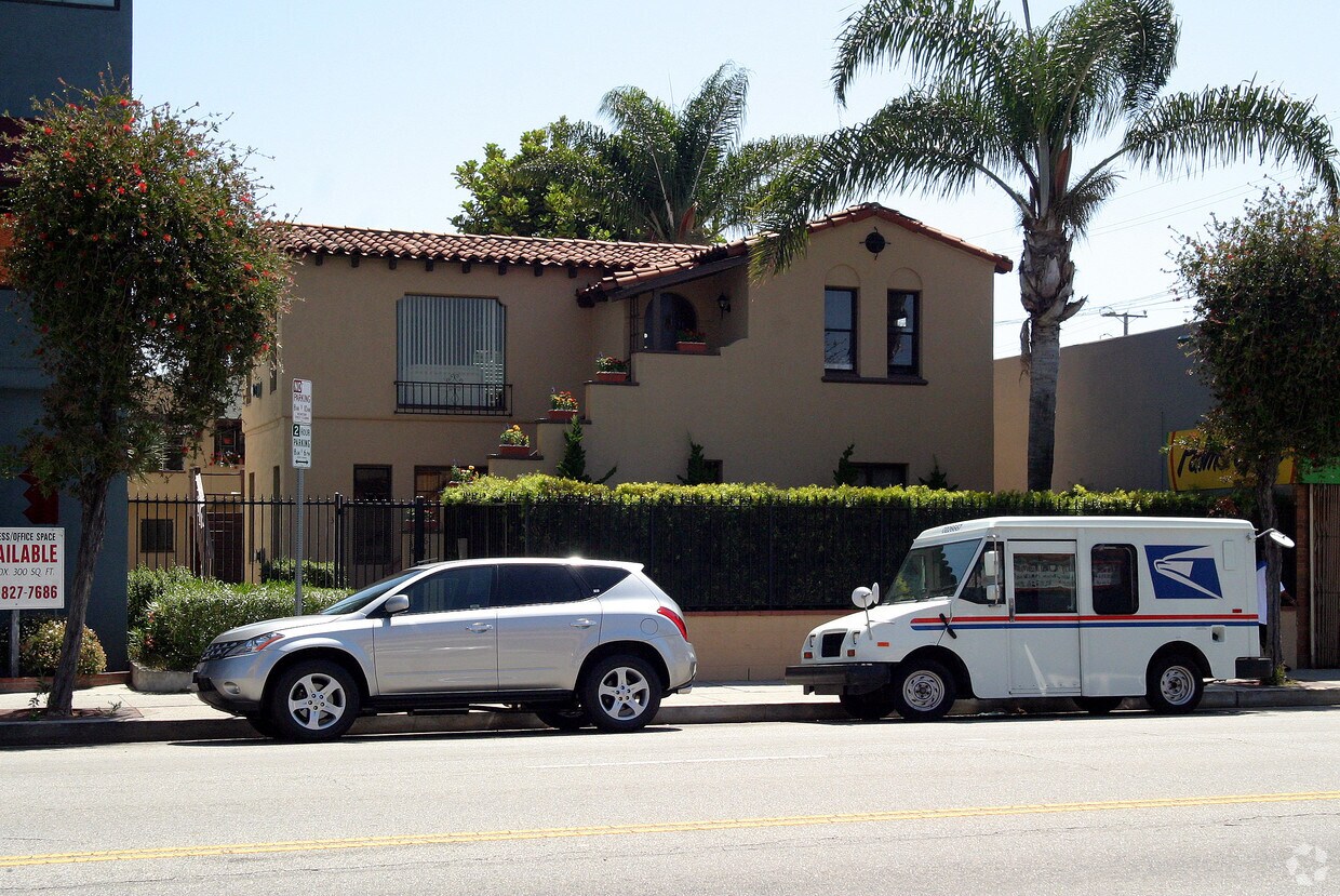 Primary Photo - 3764 Motor Ave