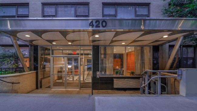 Building Photo - 420 E 80th St