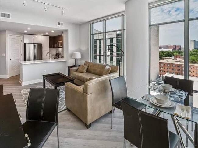 Foto del edificio - 4836 Rugby Ave