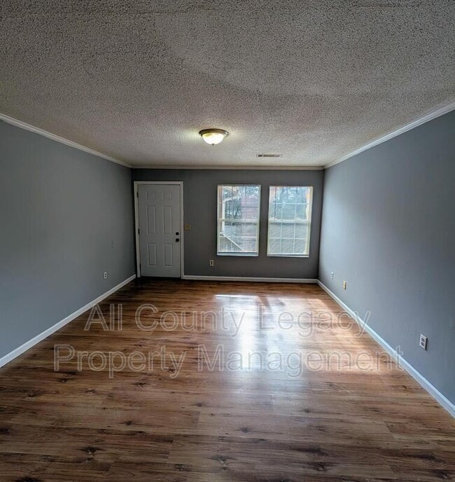 Foto del edificio - 4677 Lois Dr