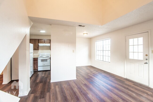 Foto del edificio - 2214 Creekside Ln
