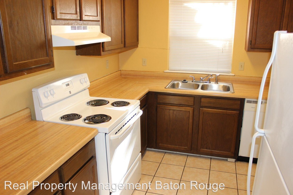 Primary Photo - 7733 Bles Ave