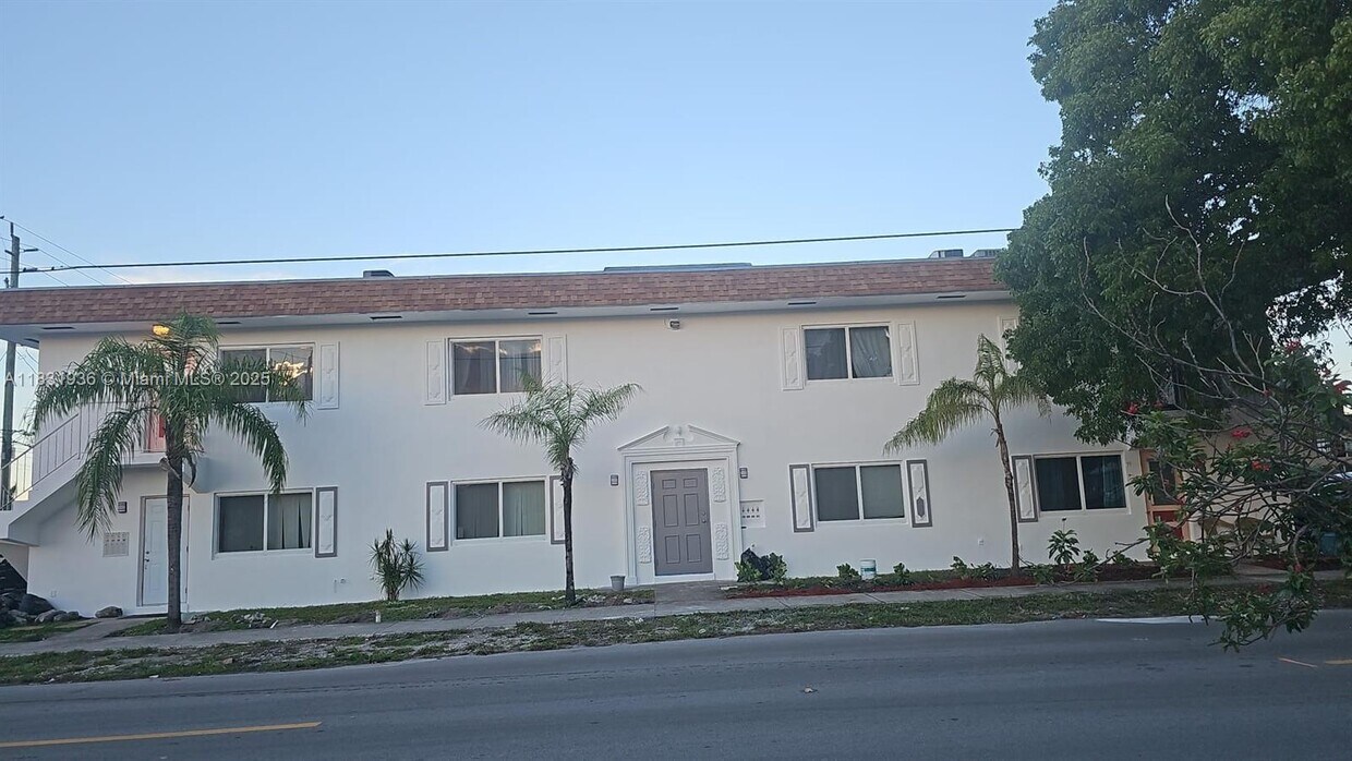 Foto principal - 1859 Lincoln St