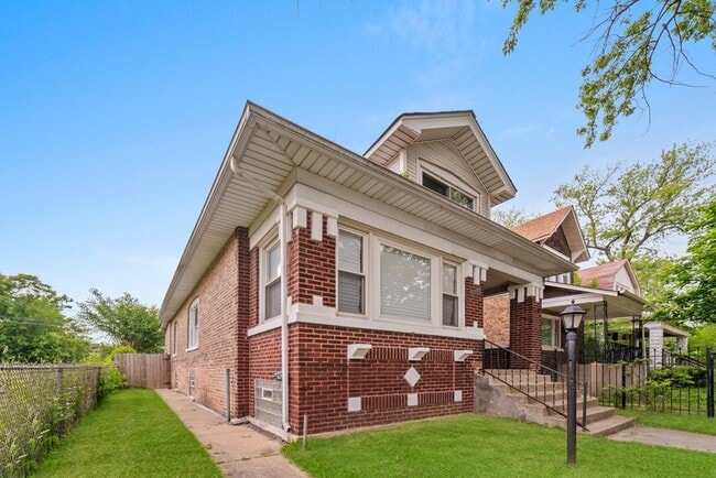 Building Photo - 12008 S Perry Ave