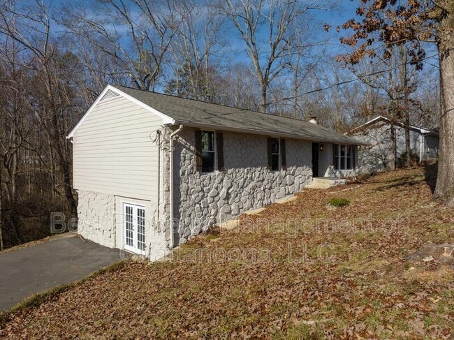 Building Photo - 1313 Timbercrest Ln