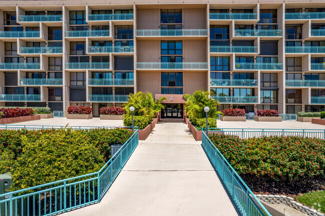 Entrance - Key Capri Condominium