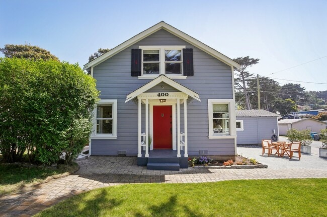 Building Photo - 400 Paloma Ave