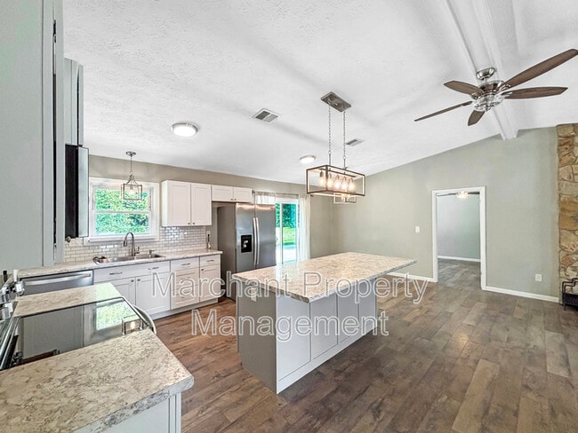 Foto del edificio - 5 Oak Hollow Ct