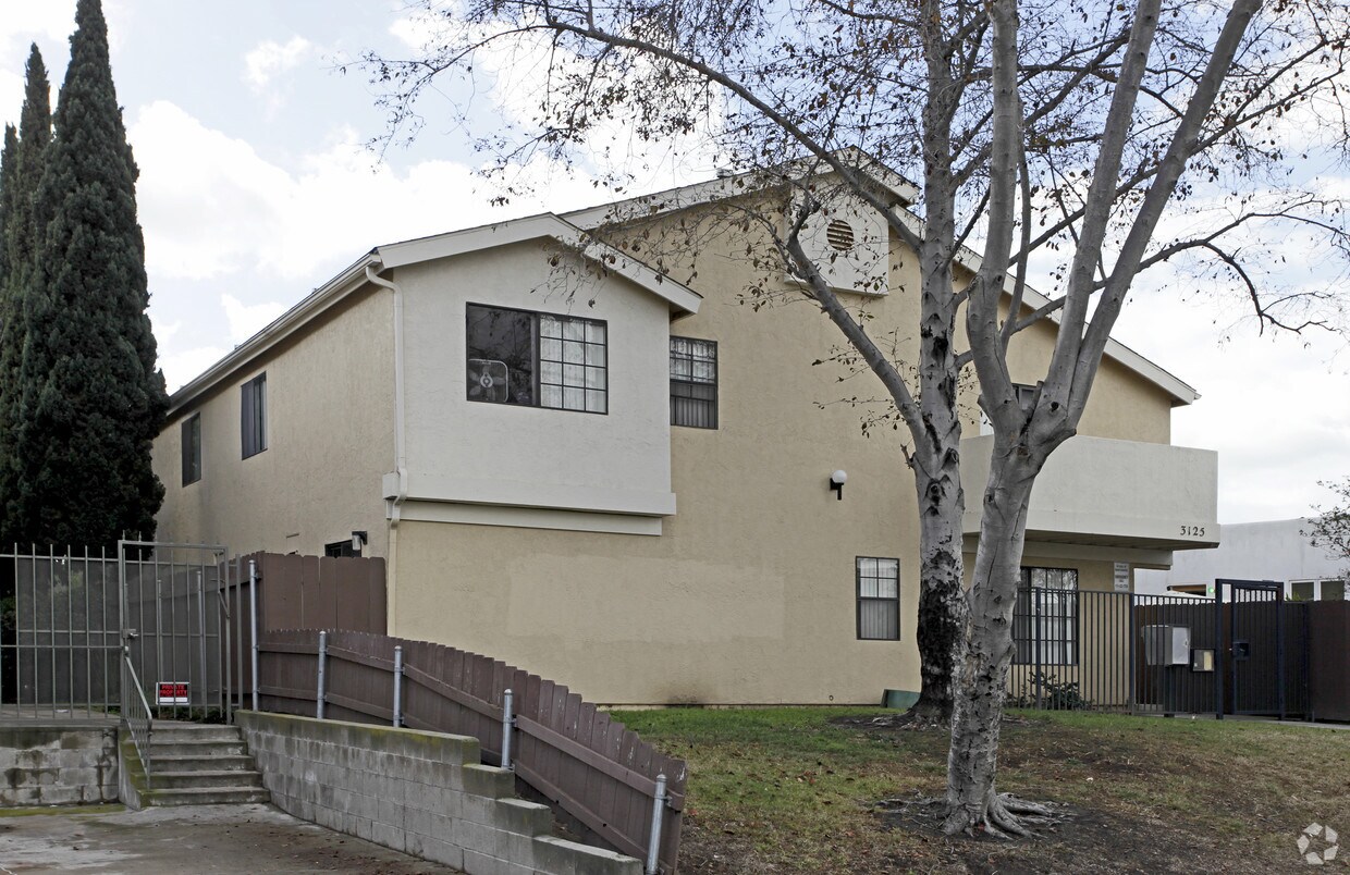 Building Photo - 3125 Ivy St