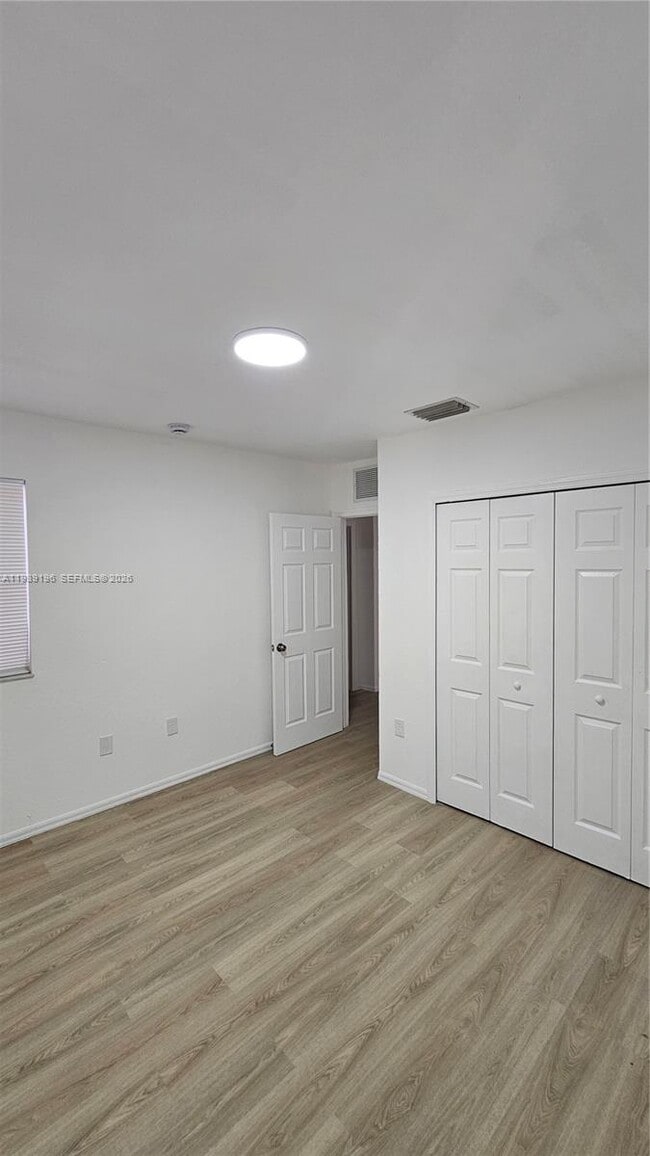 Foto del edificio - 908 SW 6th Ct