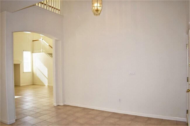 Foto del edificio - Resident Benefit Package Property