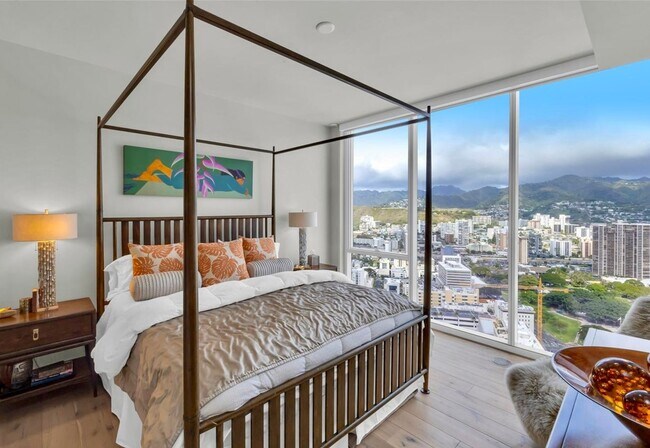 Building Photo - Spectacular 3 bedroom 3 bath Penthouse in the Kakaako Area