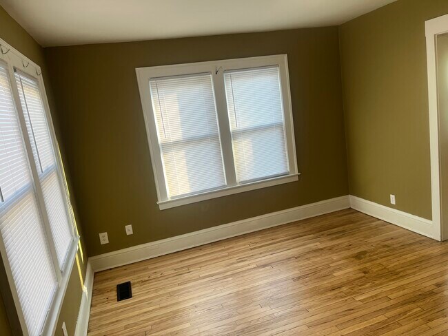 Foto del edificio - 131 Tolland St