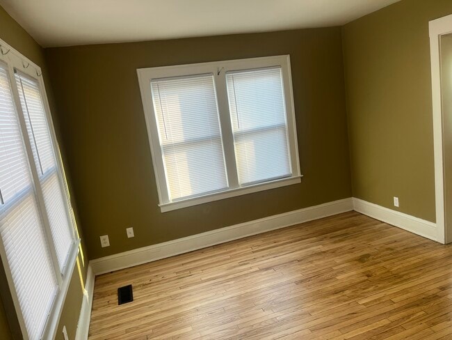 Building Photo - 131 Tolland St