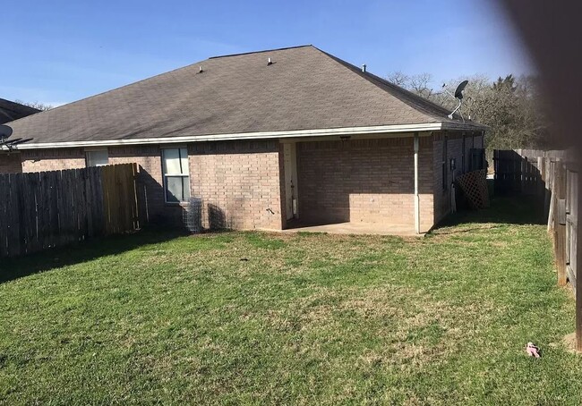 Building Photo - 1742 Rock Hollow Loop