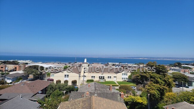 Foto del edificio - 611 Lantern Lane, Monterey Ca 93940