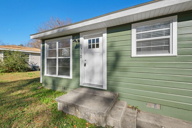 Building Photo - Arrowhead Duplex