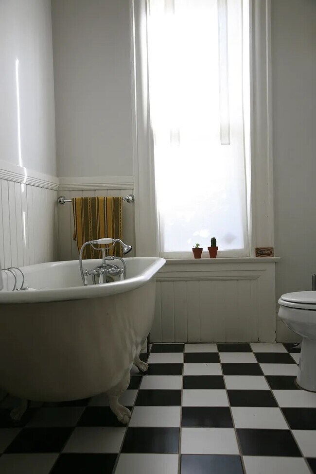 Foto del edificio - 6141 Monterey Rd