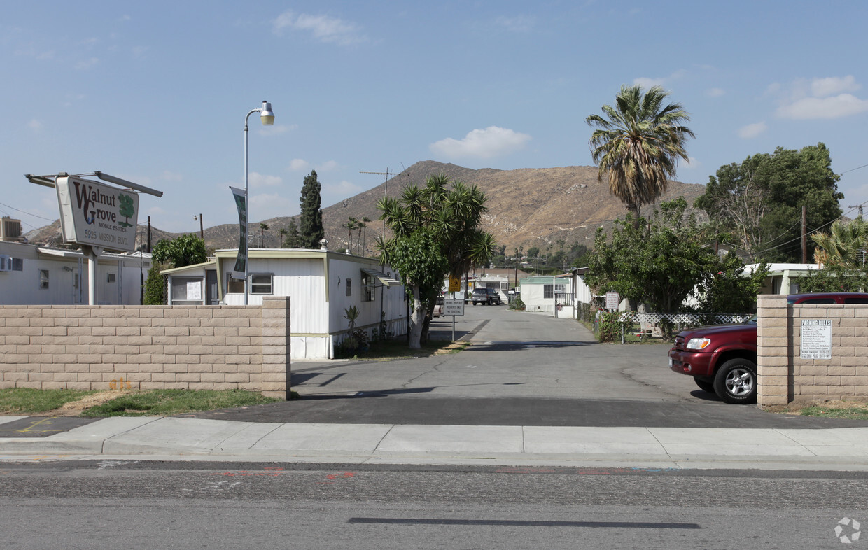 Foto del edificio - Walnut Grove Mobile Estates
