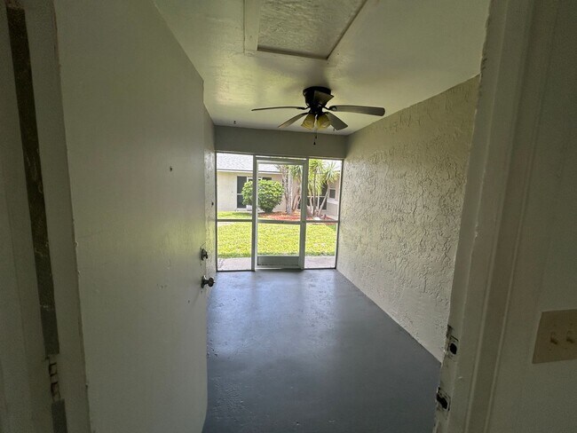 Building Photo - Spacious 2/2  off Del Prado Blvd