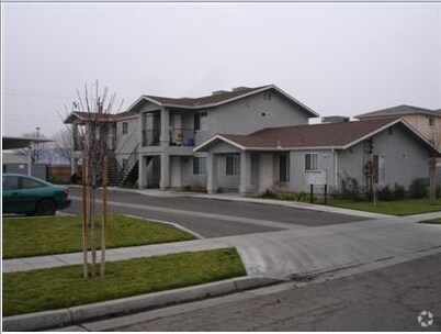 Building Photo - 936 S Pierce Ave