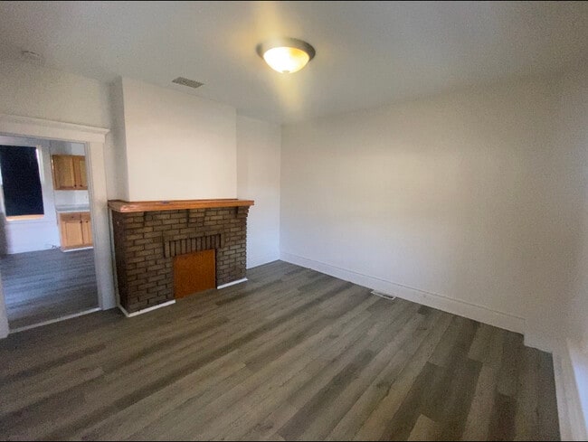 Building Photo - 295 S Yale Ave